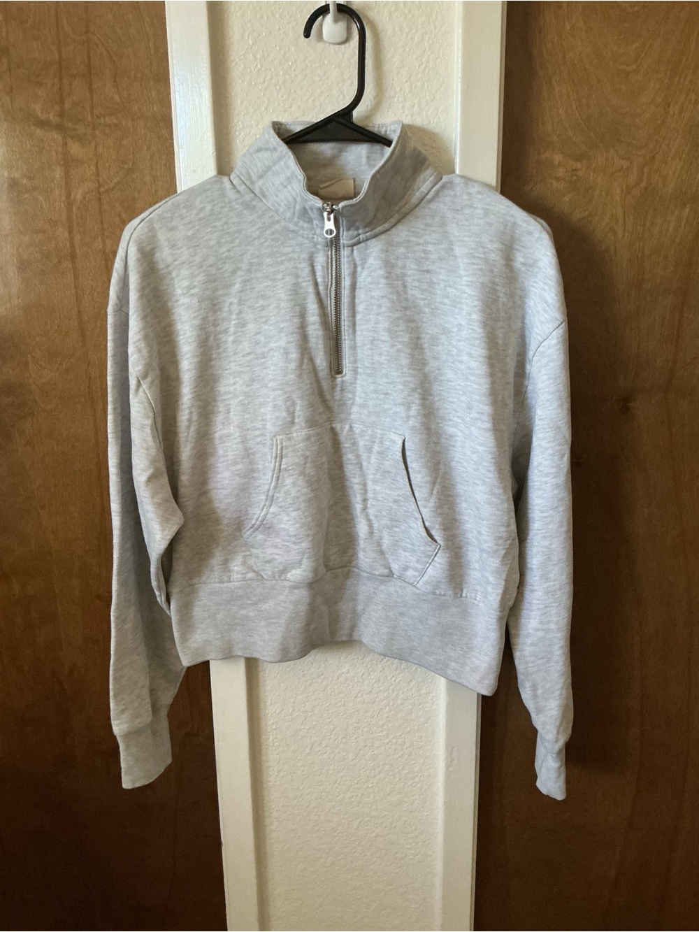 Levi’s  Quarter Zip Long Sleeve Pullover Cropped Sweatshirt  Gray Medium #0001